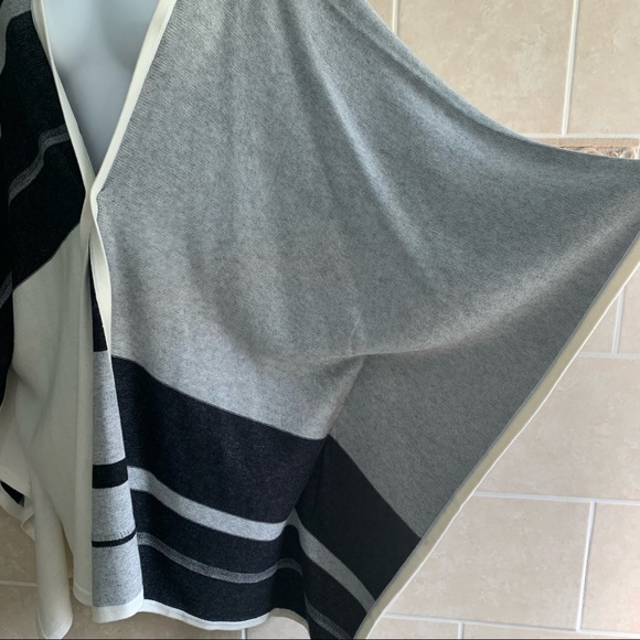 NYDJ Heather Black Sweater Poncho NWT Plus - Picture 3 of 7